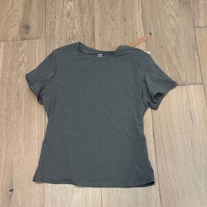 Skims Fits Everybody Short Sleeve T-Shirt - Gunmetal